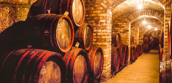 ¡Prueba los mejores vinos naranjas en TRAVINO!