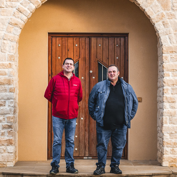 manufacturer_navarrsotillo_person Hermanos Serrano-Arriezu